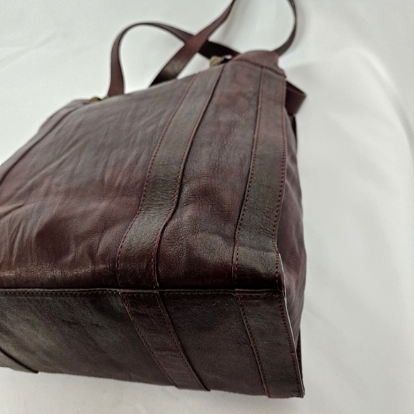 Falor Slide Lock Tote Bag In Burgundy Italian Leather - Picture 7 of 11